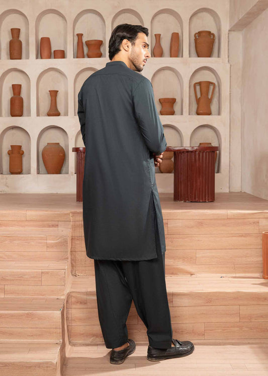 Naqees