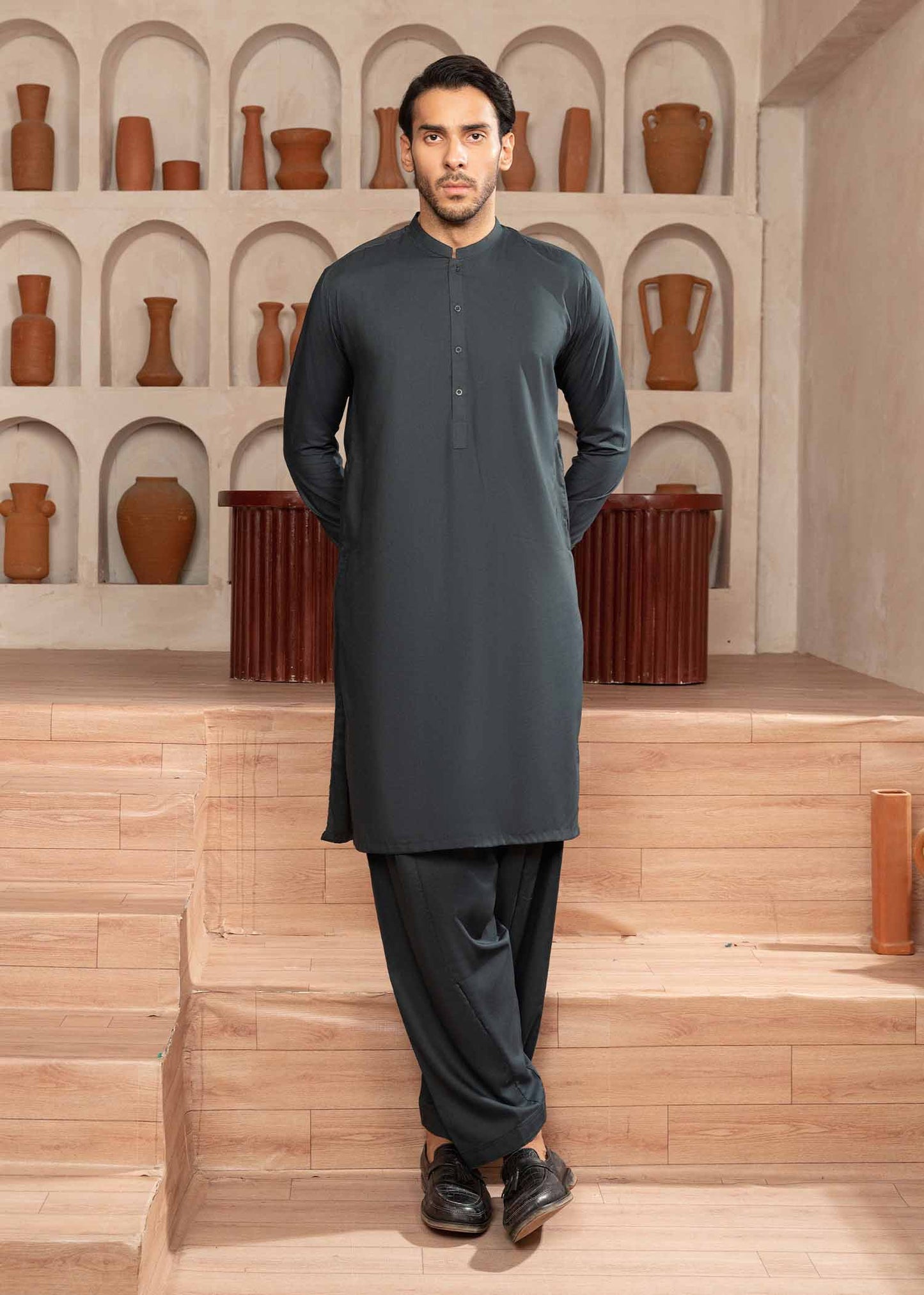 Naqees